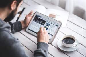 trade license auditing and reporting requirements in Dubai?
