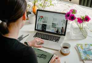 How do I comply with trade license renewal deadlines in Dubai?
