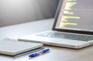 Which factors affect the cost of RAKEZ business setup?