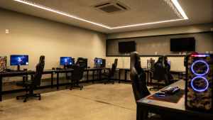 What are the business setup requirements in Free Zone Sharjah?