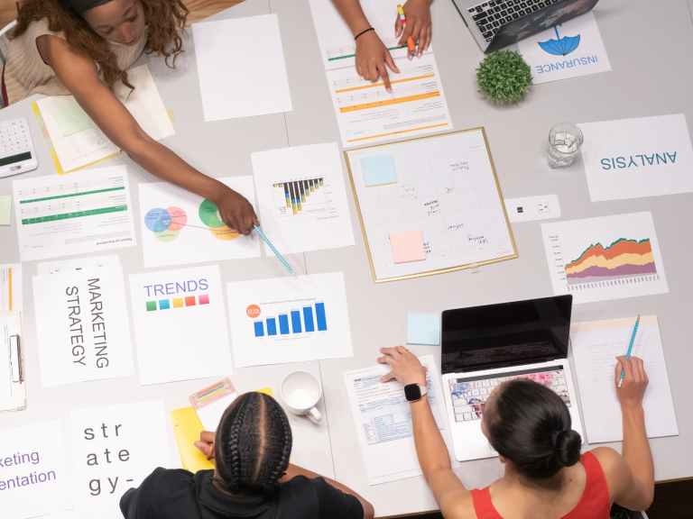Which types of companies can be registered in RAKEZ? Keywords