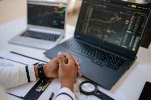 Complying with Trade License Regulations in Dubai