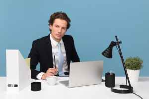 Which are the responsibilities of a DMCC company manager?