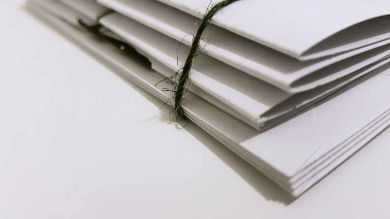 What is the legal framework for business setup in SHAMS?