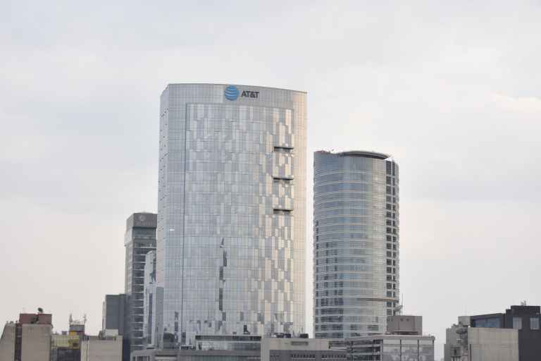 What is the role of the Dubai Multi Commodities Centre in business setup?