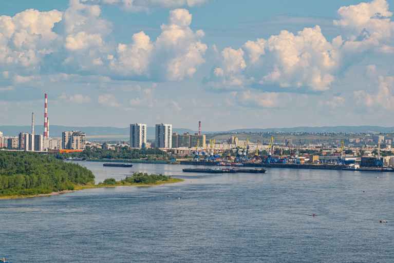 What are the Industry-Specific Regulations for Company Formation in Dubai?