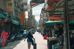 How to conduct market research in Kizad?