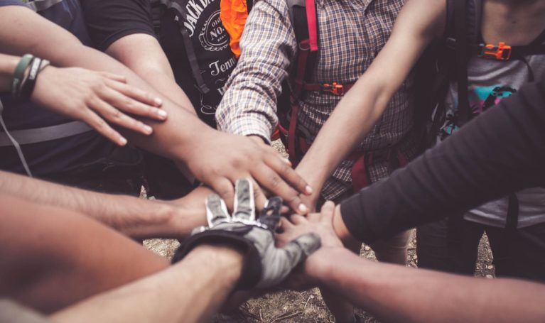 Which are the top e-gaming communities to join in Dubai?