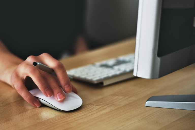 What is the process of integrating the recommendations of consultants into business operations in Dubai?