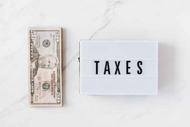 Which are the tax incentives available for Kizad businesses?
