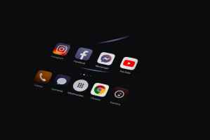 What are the popular e-gaming platforms in Shams?