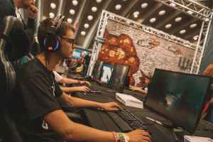 How to become a professional e-gamer in Dubai?
