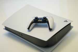 Which is the ideal e-gaming equipment brand in Shams?