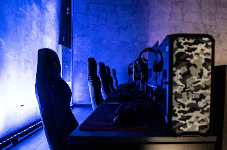 Which is best e-gaming venue for hosting events in Shams?