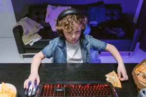 How to navigate the e-gaming industry in Sharjah?