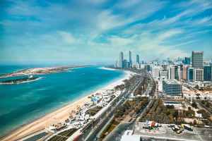 What are the factors to consider when evaluating the credibility of consultants in Dubai?