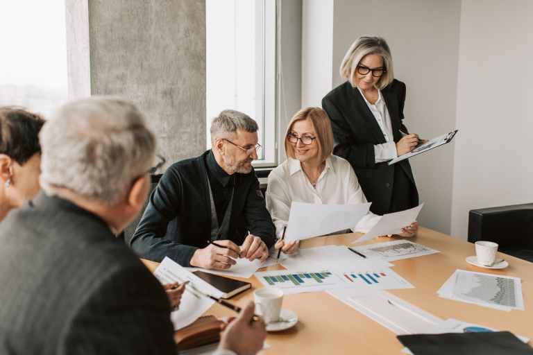 What are the customization options for DMCC company formation?
