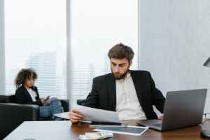 Which banks offer business banking in UAE?