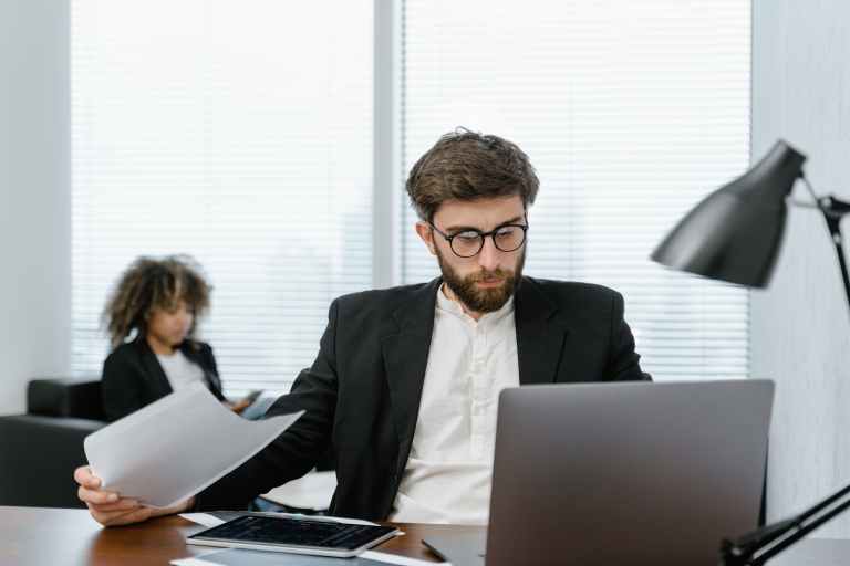 How to report issues with Dubai crypto exchange?