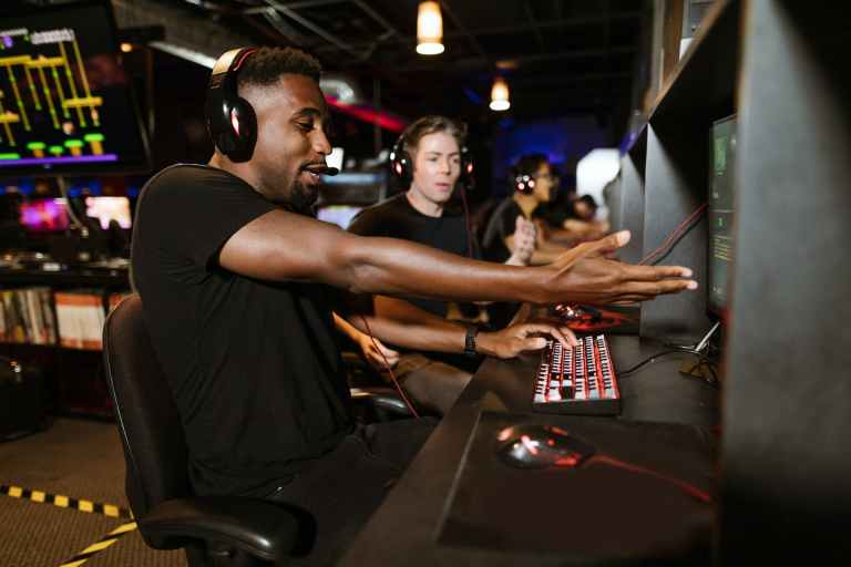 Which are the authorized e-gaming stores in Sharjah?