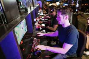 Which is the top e-gaming academy for training in Shams?