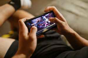 What are the methods to enhance e-gaming performance in Meydan?
