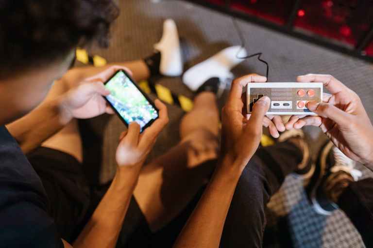 How to navigate the e-gaming industry in Meydan?
