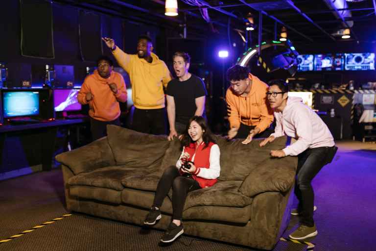 What is the age limit for participating in e-gaming competitions in Shams?