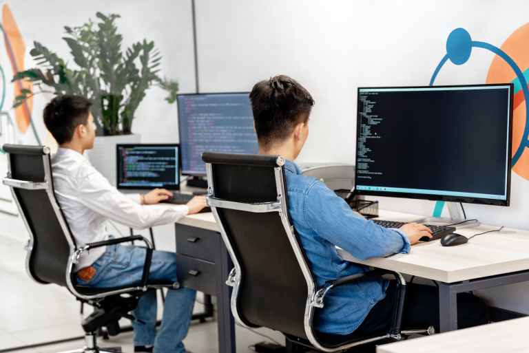  What are the opportunities for e-gaming professionals in Shams?