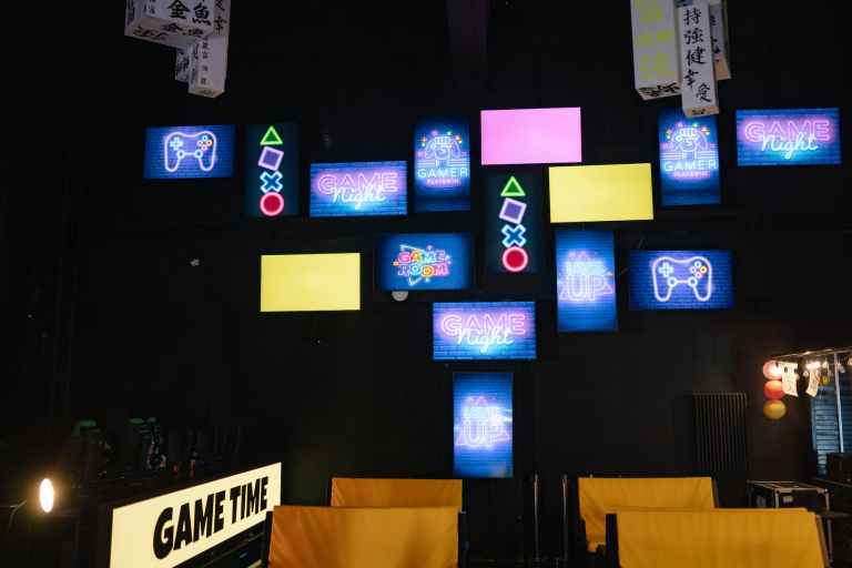 What are the tips to create engaging e-gaming content in Sharjah?
