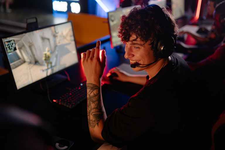 What are the ways to monetize e-gaming streaming in Meydan?