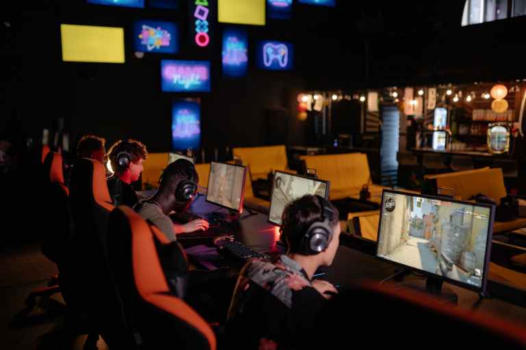 How to join e-gaming leagues in DMCC?