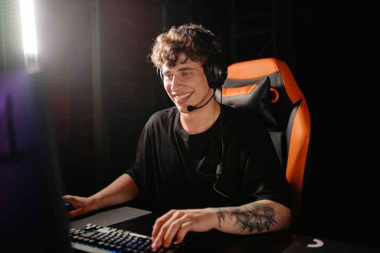 What are the popular e-gaming tournaments in Meydan?