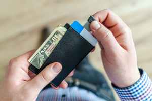 How to check credit score in UAE banks?