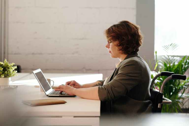 Which are the best pro services providers for office space in Dubai?
