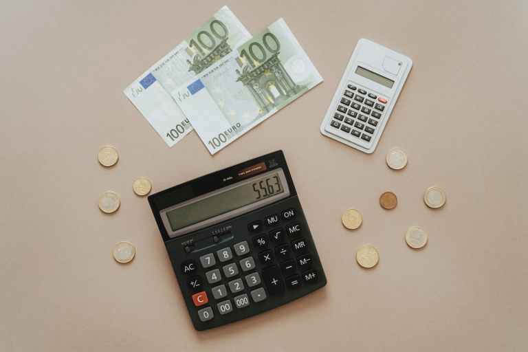 What are the costs for setting up a crypto exchange in Dubai?