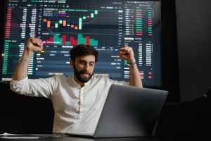 Which are P2P exchange success factors in Dubai?