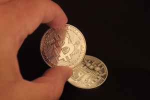 What are P2P exchange risks in Dubai?