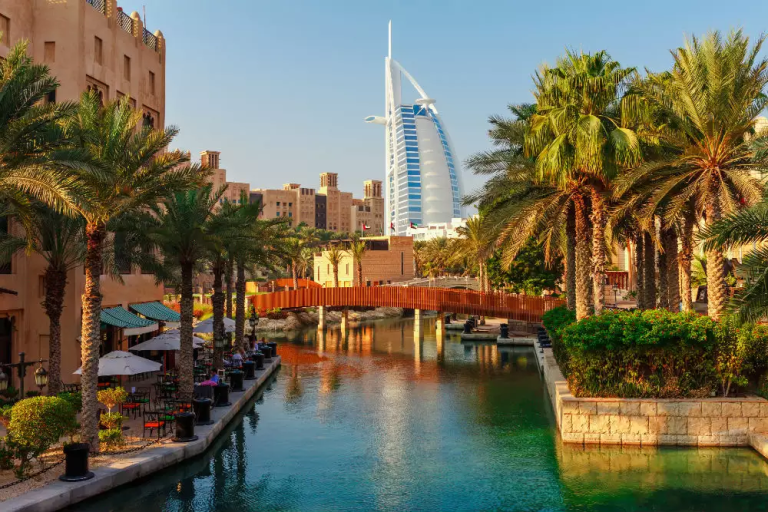 setting up a business on Al Marjan Island